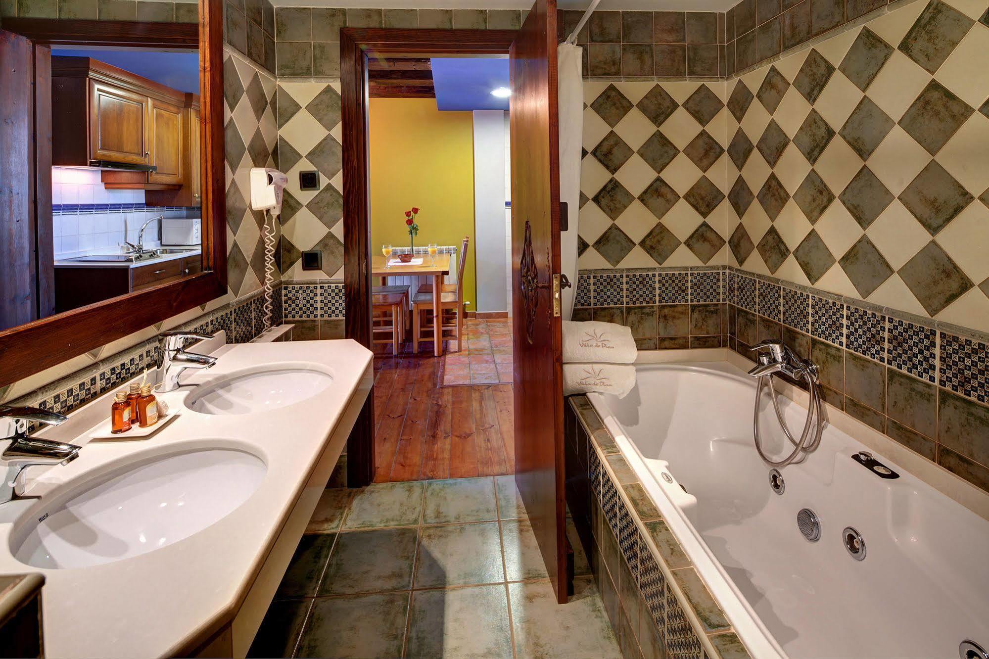 Villa De Plan Apartments&Suites Exterior foto